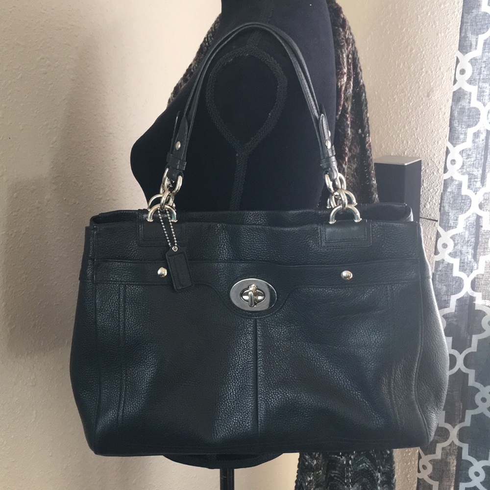 COACH Penelope carryall bag in black pebble